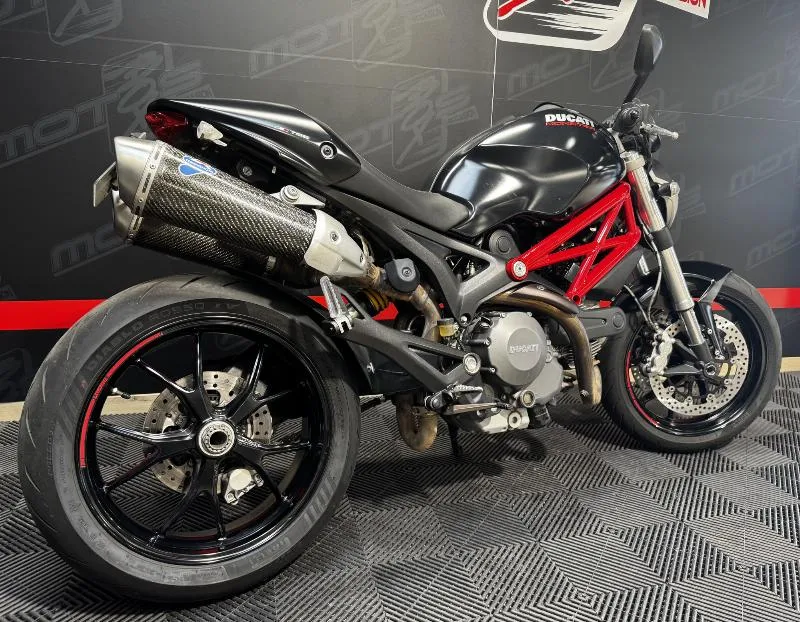 MONSTER 796