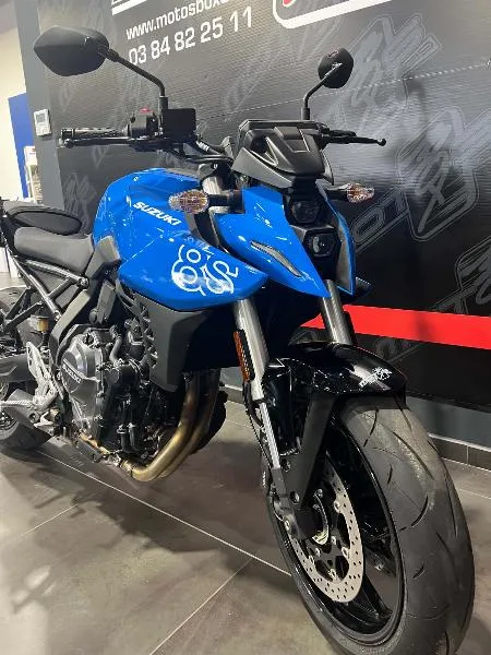GSX8S