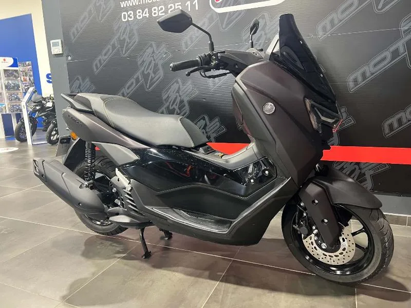 NMAX 125 TECH MAX
