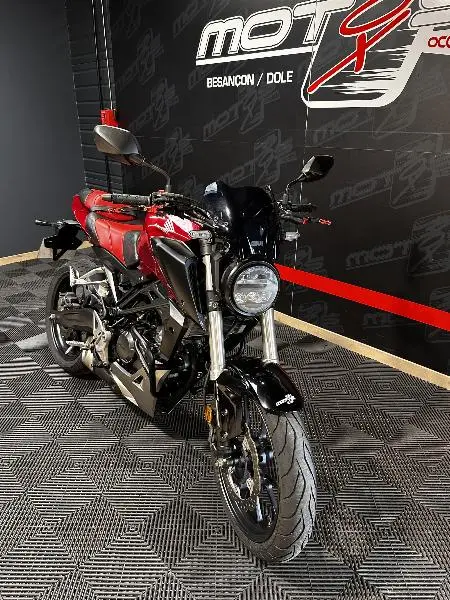 CB 125  R