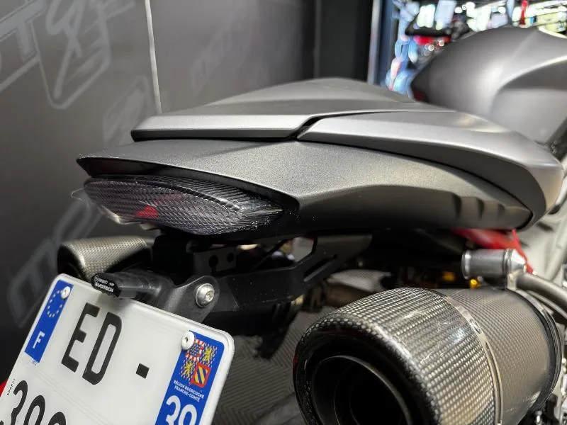 SPEED TRIPLE 1050 R