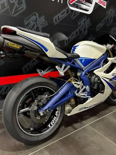 DAYTONA 675