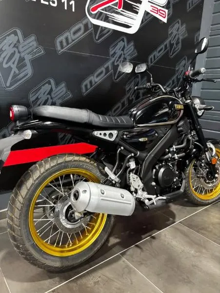 XSR 125 Legacy