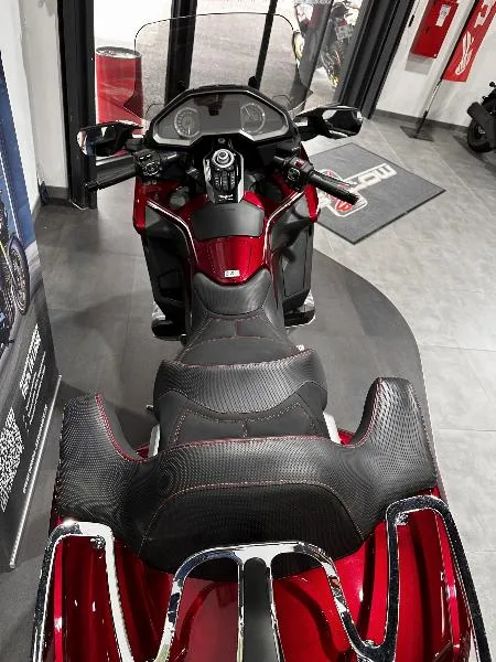 GL 1800 GOLDWING TOURING DCT