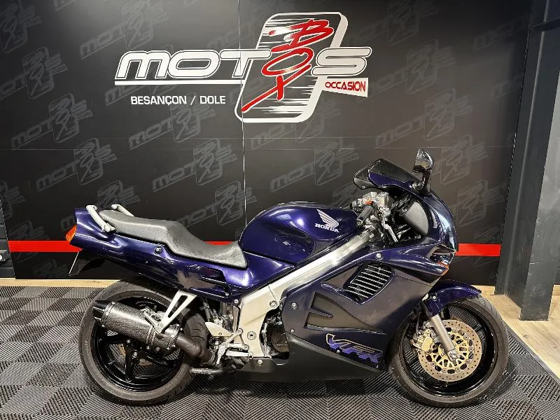 VFR 750 F