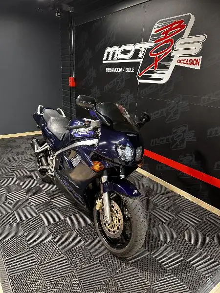 VFR 750 F