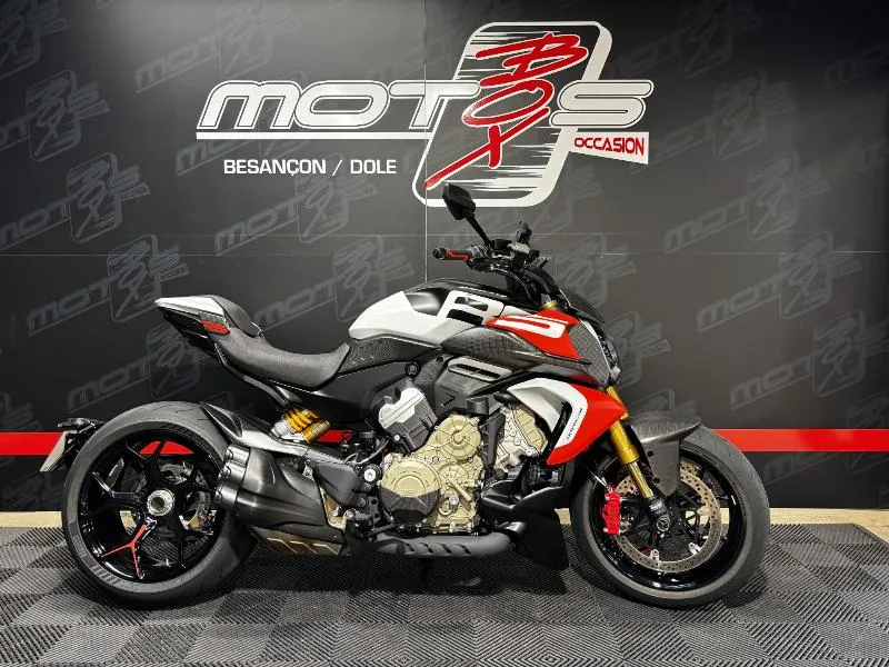 DIAVEL V4