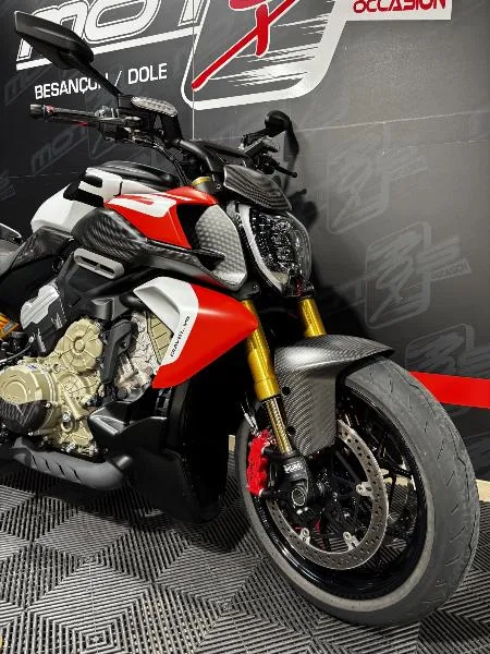 DIAVEL V4