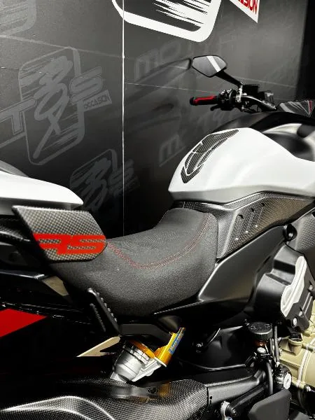 DIAVEL V4