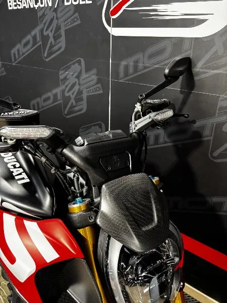 DIAVEL V4