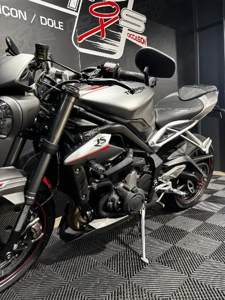 STREET TRIPLE 765