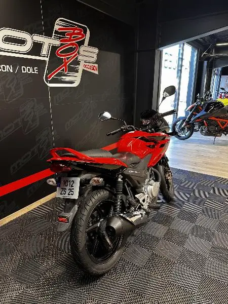 CB 125 F