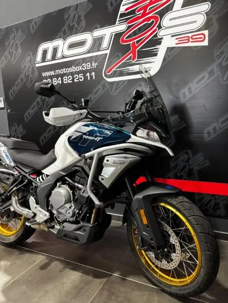 MT 700