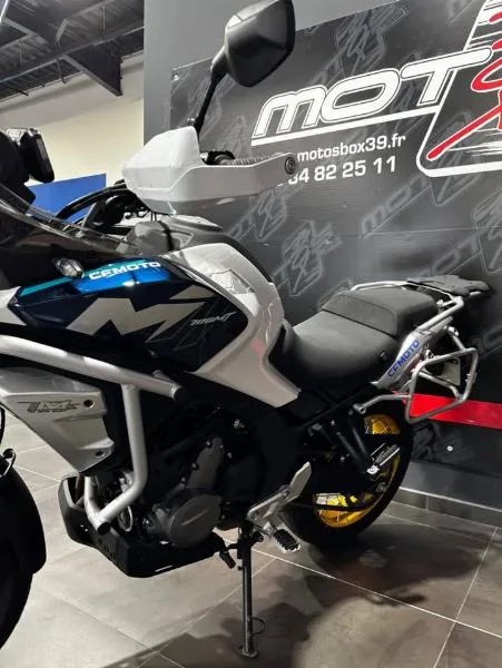 MT 700