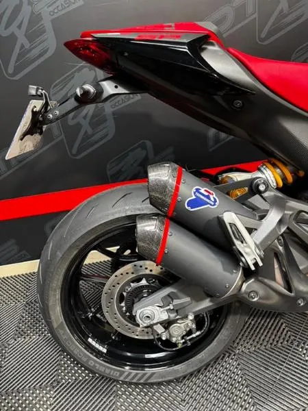 MONSTER 900