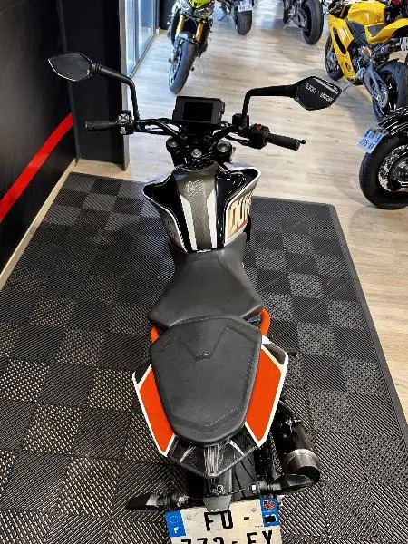 125 DUKE