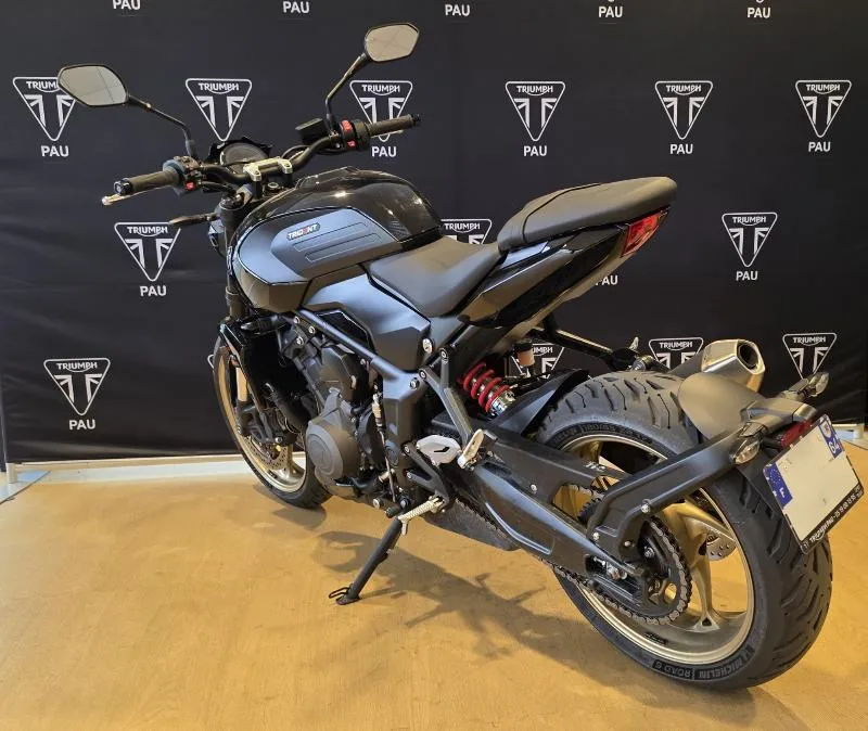 TRIDENT 800