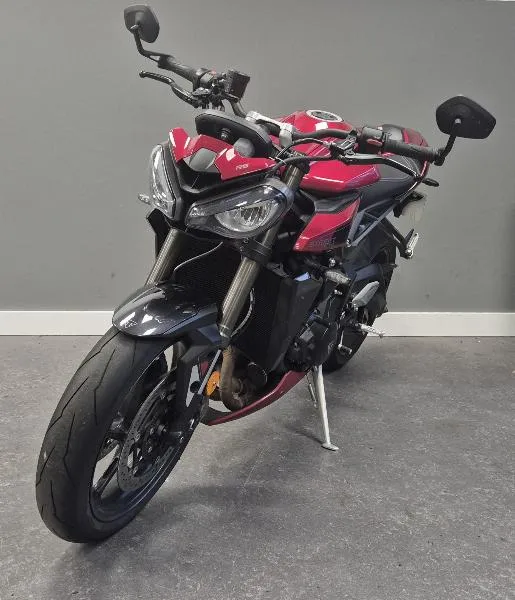 STREET TRIPLE 765 RS