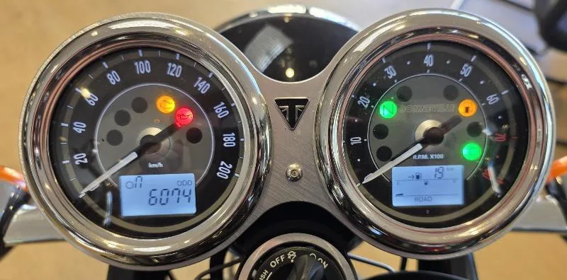 BONNEVILLE T120