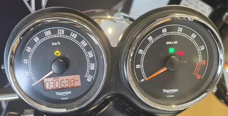 BONNEVILLE 865 T100