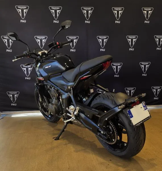 TRIDENT 660