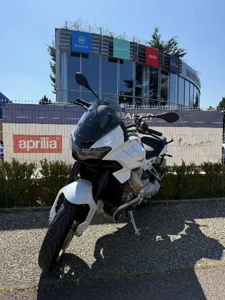 V100  MANDELLO