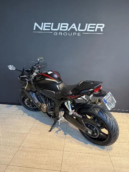 CBR 650 R 