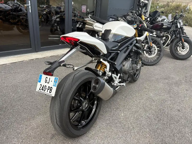 SPEED TRIPLE 1200 RR