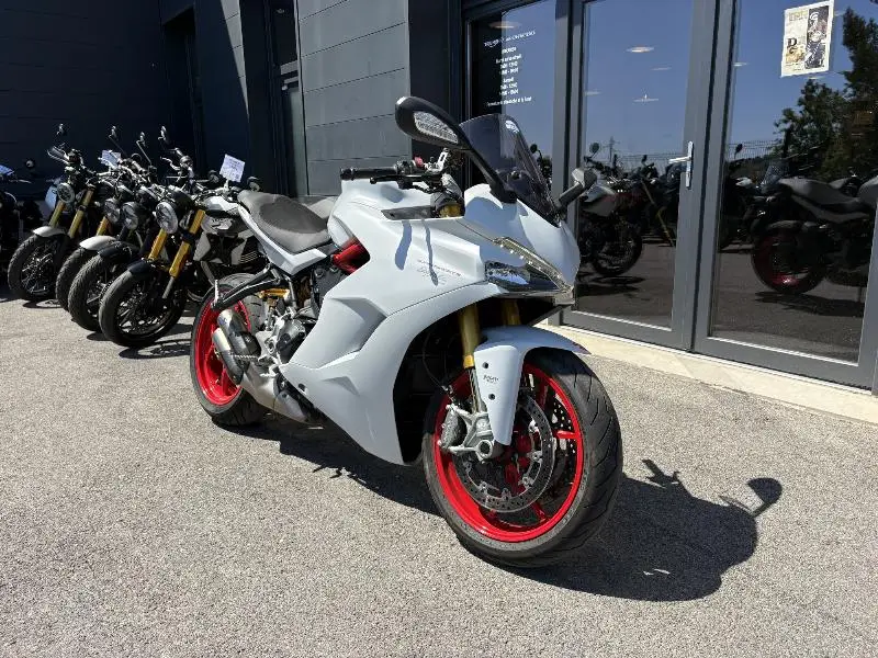 SUPERSPORT 939S