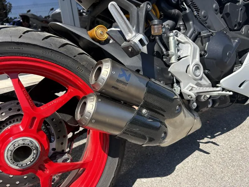 SUPERSPORT 939S