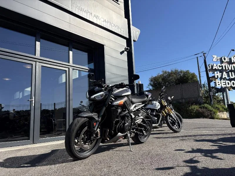 STREET TRIPLE 765 RS 2023