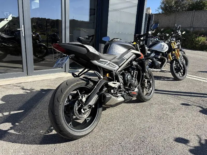 STREET TRIPLE 765 RS