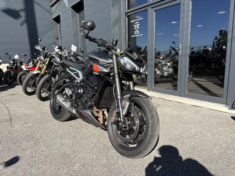 STREET TRIPLE 765 RS