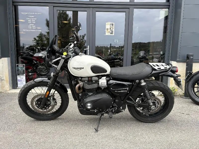 STREET SCRAMBLER  900