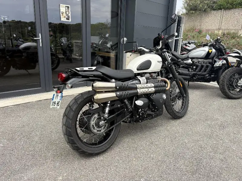 STREET SCRAMBLER  900