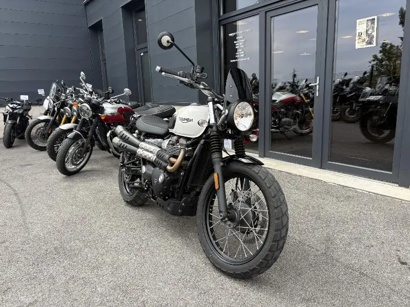 STREET SCRAMBLER  900