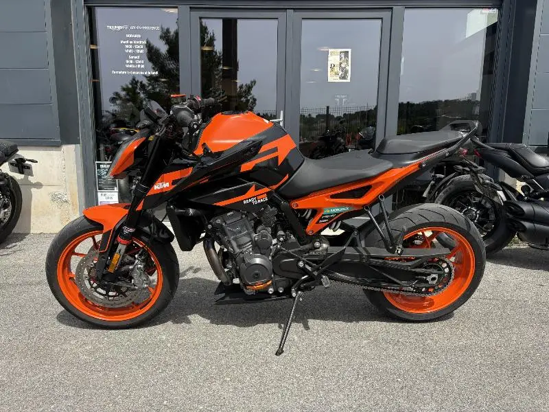 890 DUKE GP