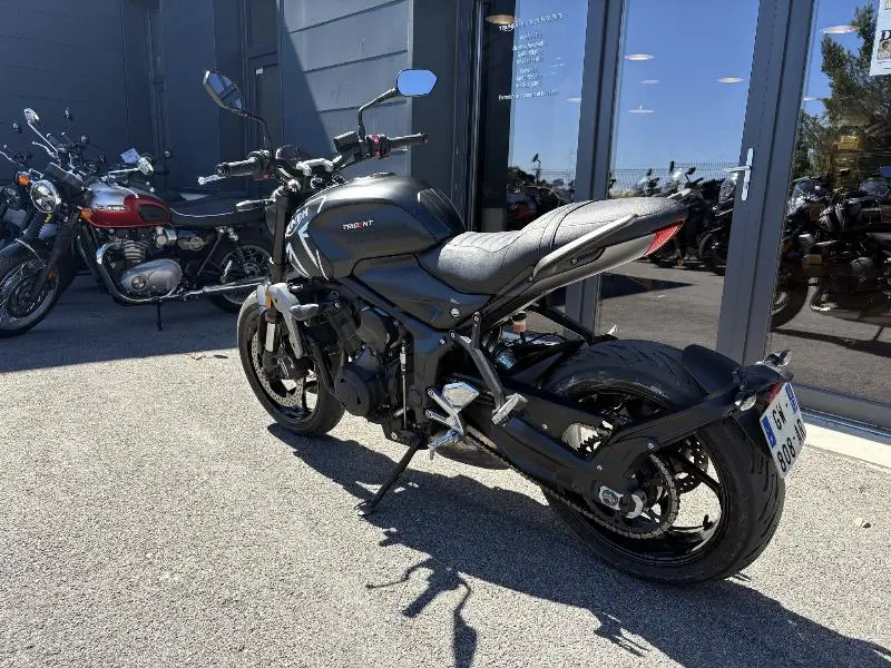 TRIDENT 660