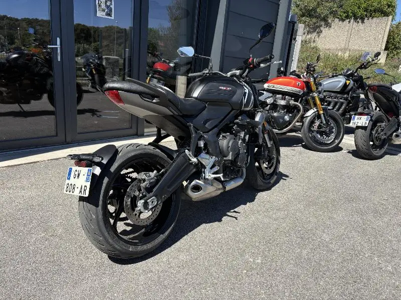 TRIDENT 660