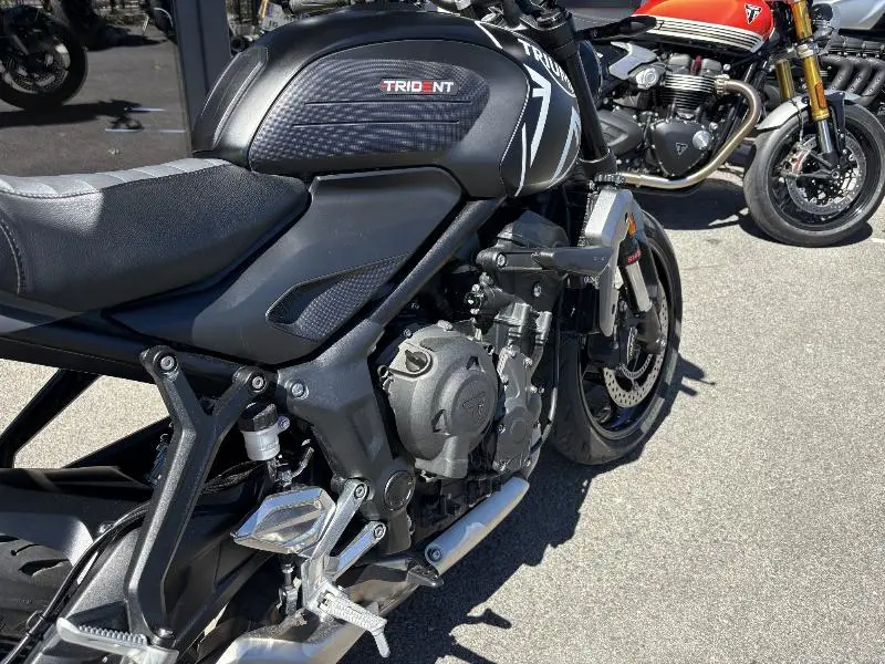 TRIDENT 660