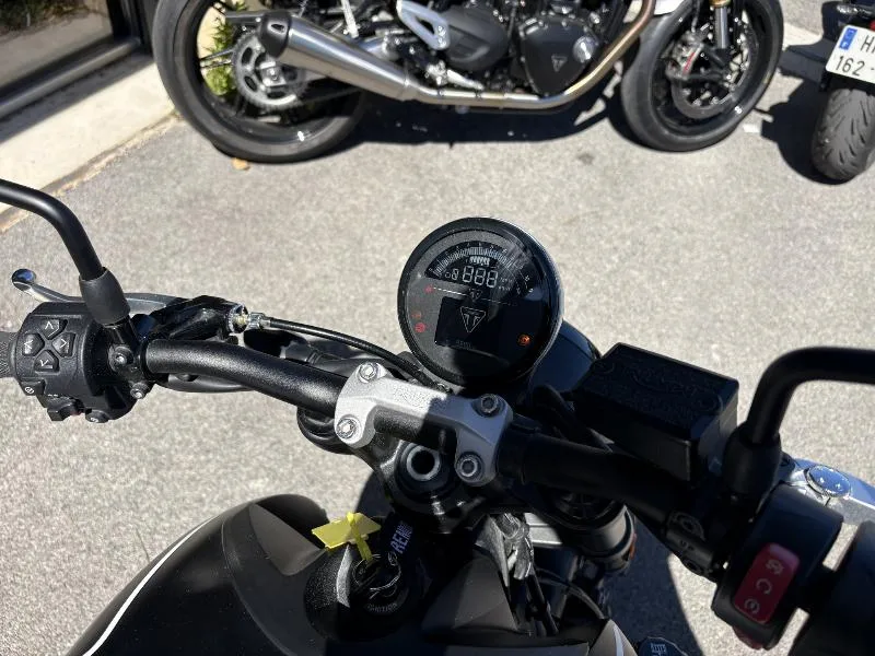 TRIDENT 660