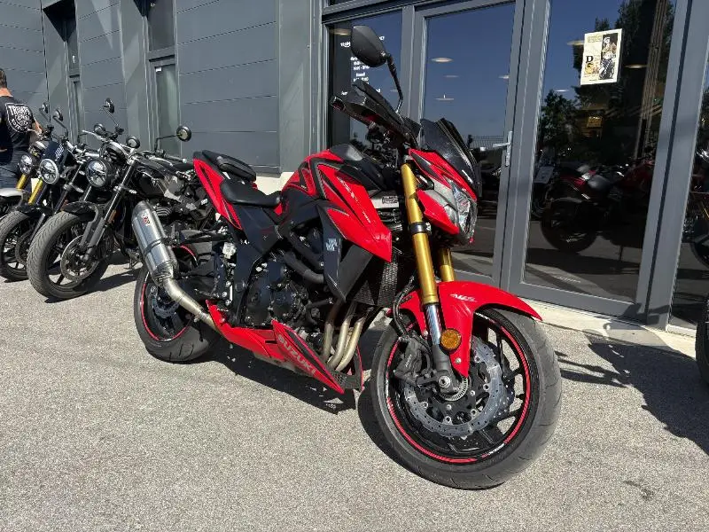 GSXS 750