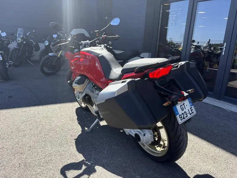 V100  MANDELLO