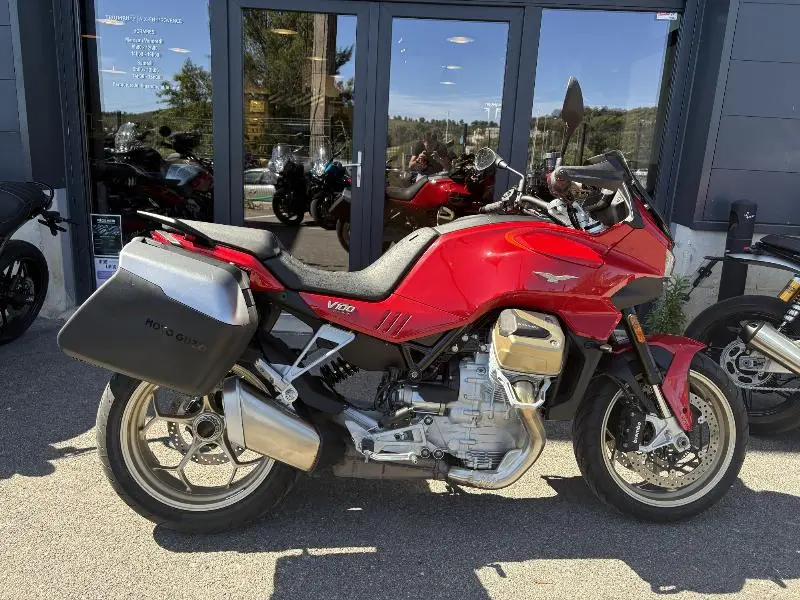 V100  MANDELLO
