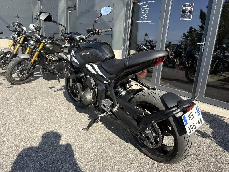 TRIDENT 660
