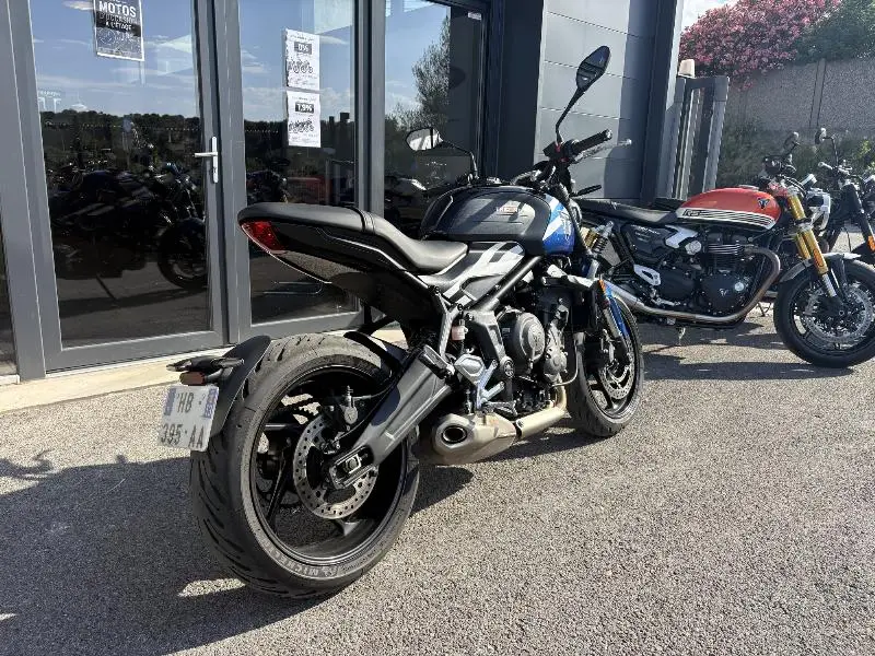 TRIDENT 660