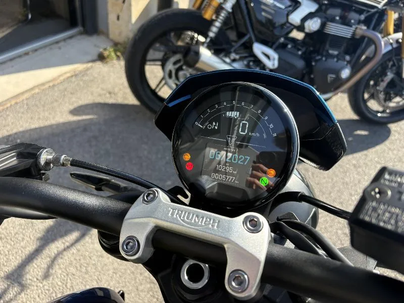 TRIDENT 660