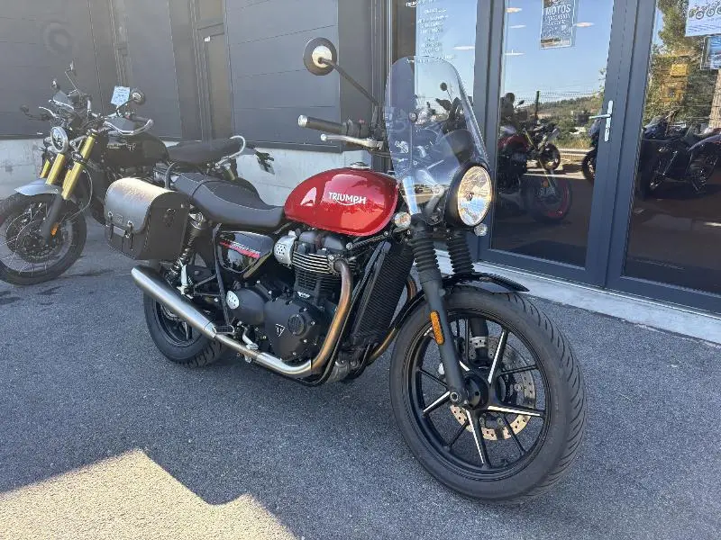 STREET TWIN  900