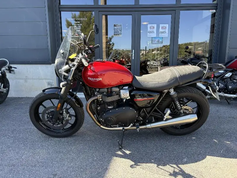 STREET TWIN  900