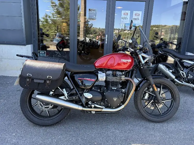 STREET TWIN  900